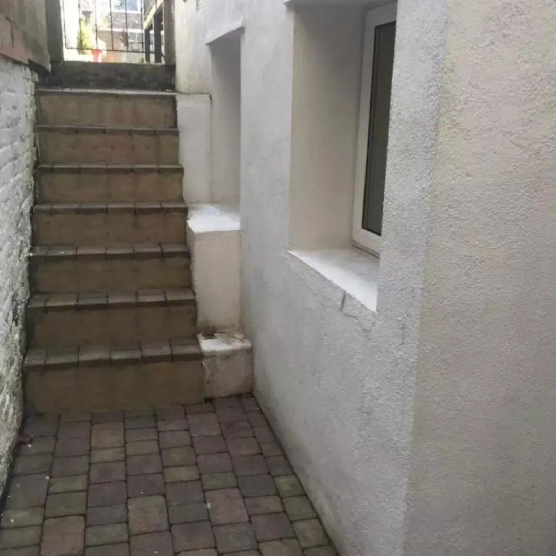 Basement Apartment London 0*,